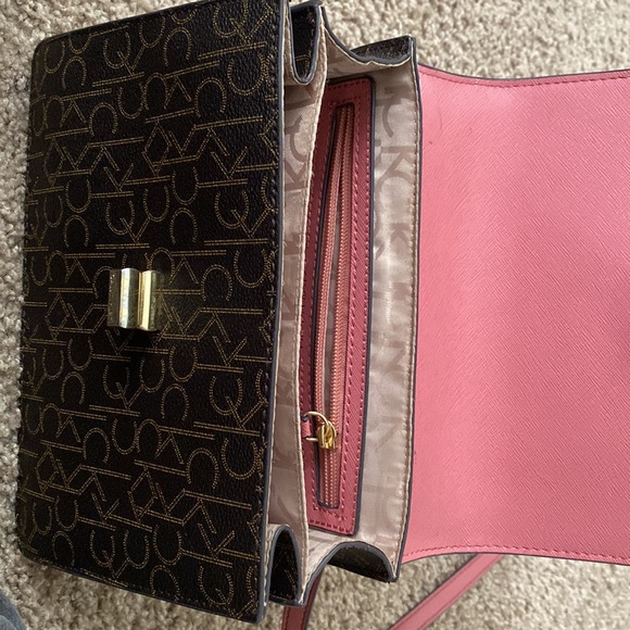 Cross body bag - Picture 3 of 3